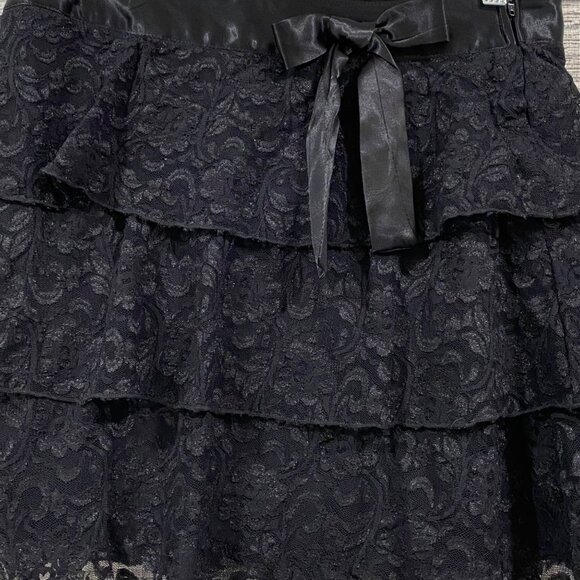 🖤Candies NWT  Y2K Black Lace Tiered Skirt M — Wednesday Addams Vibes 🖤 Back to - Picture 2 of 6